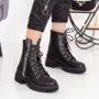 E6002 Black-Biała-Stiefel Existieren