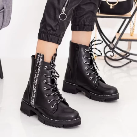 E6002 Black-Biała-Stiefel Existieren