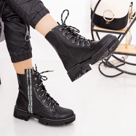 E6002 Black-Biała-Stiefel Existieren