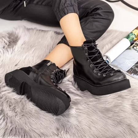E502 schwarze Stiefel Existieren