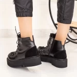 E502 schwarze Stiefel Existieren