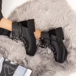 E502 schwarze Stiefel Existieren