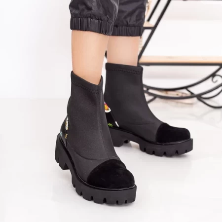 E501 Schwarze Stiefel Existieren