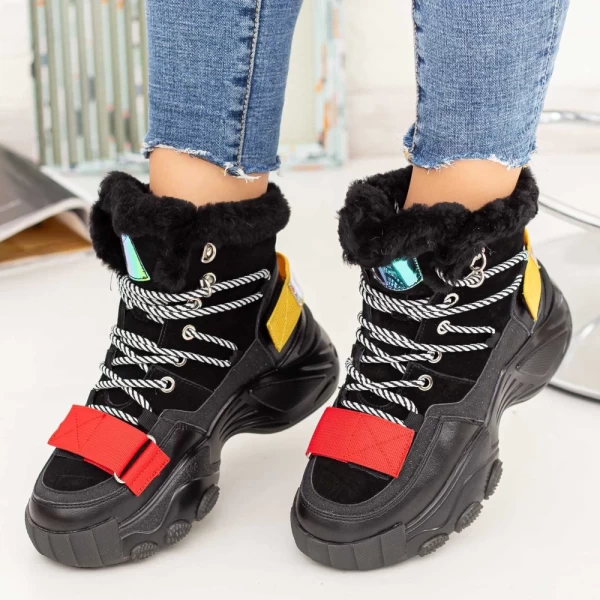 Schwarze Stiefel Mei