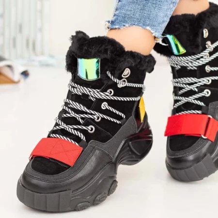 Schwarze Stiefel Mei