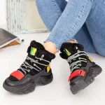 Schwarze Stiefel Mei