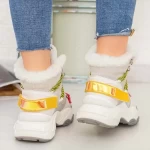 Weiße Stiefel Mei