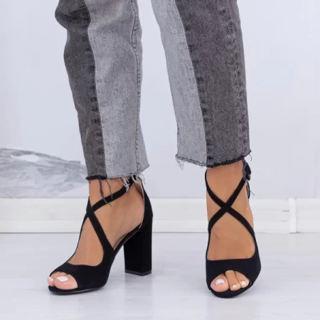Sandalen mit dicken Absätzen xd83a schwarz | Mei