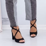 Sandalen mit dicken Absätzen xd83a schwarz | Mei