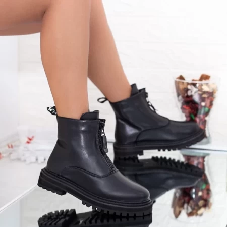 K07 Black Stiefel Mei