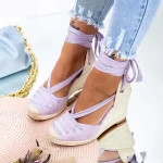 Sandalen auf der lila LE222 -Plattform Mei