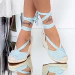 Sandalen auf der Blue -Plattform LE222 Mei