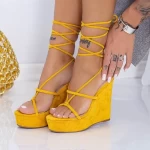 Sandalen auf der xkk290 gelben Plattform Mei
