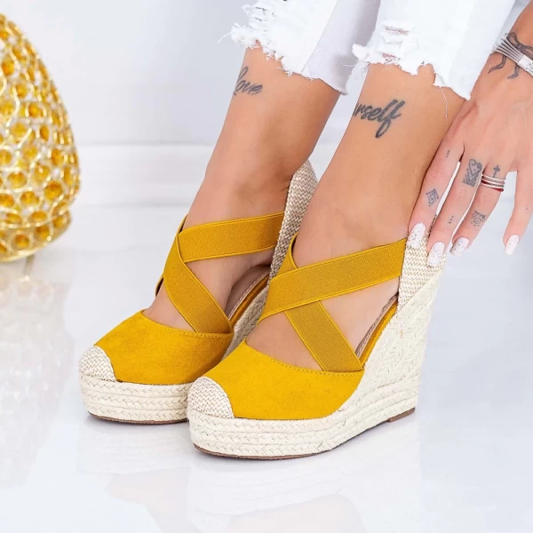 Sandalen auf der LE213 -Plattform Gelb Mei