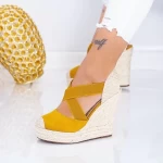 Sandalen auf der LE213 -Plattform Gelb Mei