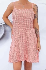 Frauenkleid 102-7 rot Mode