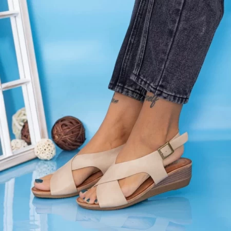 Sandalen auf der Plattform GH1929 Beige | Mei