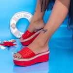 Hausschuhe auf der KMD5 -Plattform rot Mei