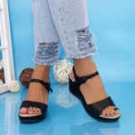 Sandalen auf der Plattform GH1933 Schwarz | Mei
