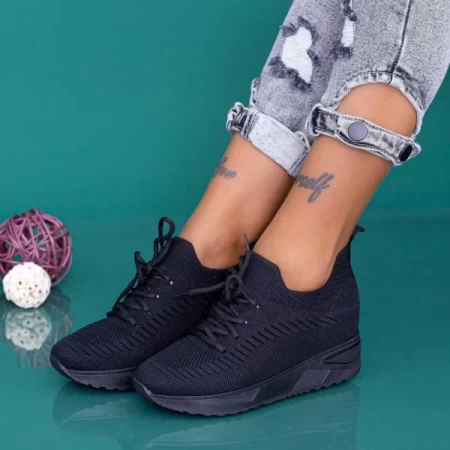 Sportschuhe auf der KDN19 -Plattform schwarz | Mei