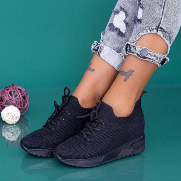 Sportschuhe auf der KDN19 -Plattform schwarz | Mei