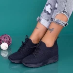 Sportschuhe auf der KDN19 -Plattform schwarz | Mei