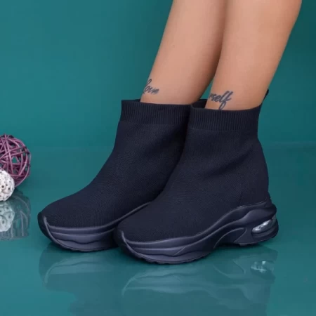 Sportschuhe auf der schwarzen Plattform MX302 Mei