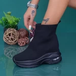 Sportschuhe auf der schwarzen Plattform MX302 Mei