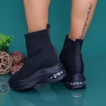 Sportschuhe auf der schwarzen Plattform MX302 Mei