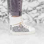F560-1 Weiße Stiefel Mei