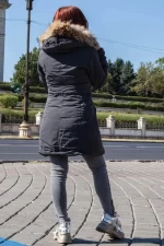 Frauenjacke mit Motorhaube, aus natürlicher Fell DM8838-C Grey | Macleria